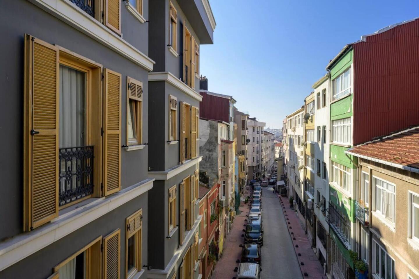 Bright Modern Design New Duplex Loft Patio! #145, Istanbul